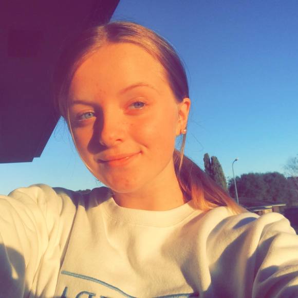 Meet your Posher, Jessica - Picture 1 of 1
